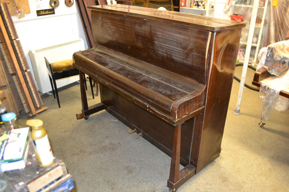 Old piano for sale discount